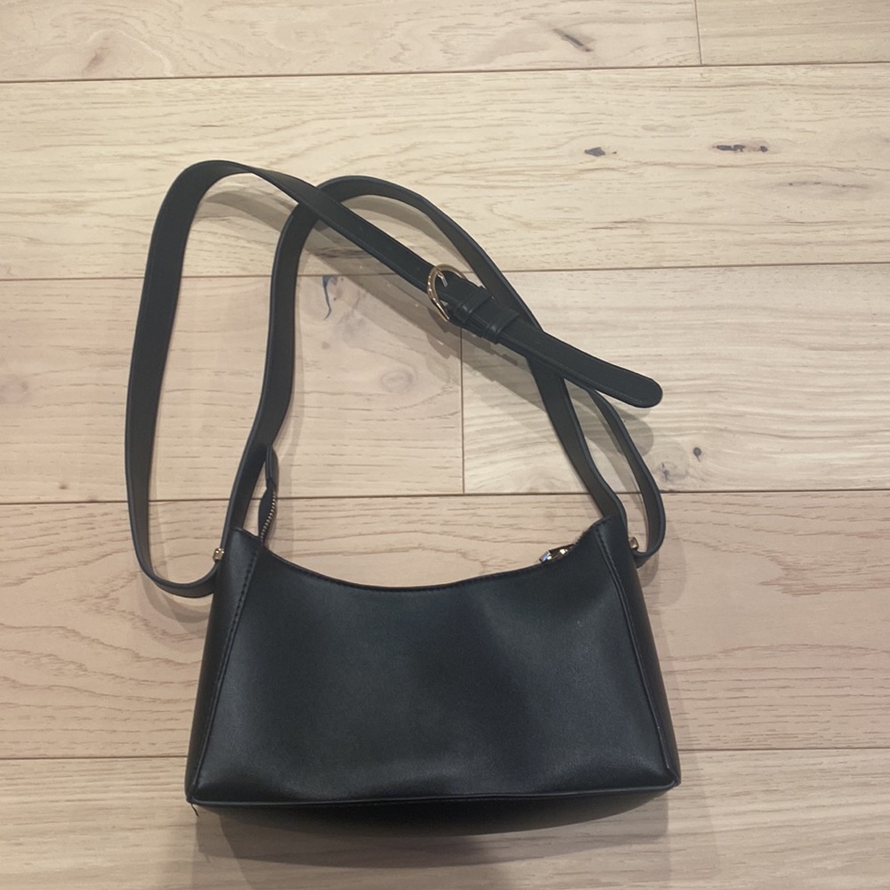 Quilted Faux Leather Shoulder Bag - Picture 4 of 6